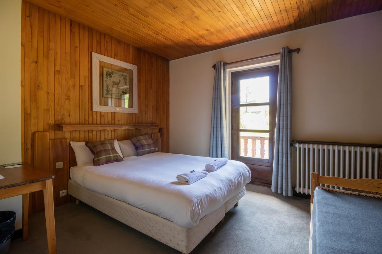 Chalet Les Melezes Bed & Breakfast ทีนเญอ ภายนอก รูปภาพ