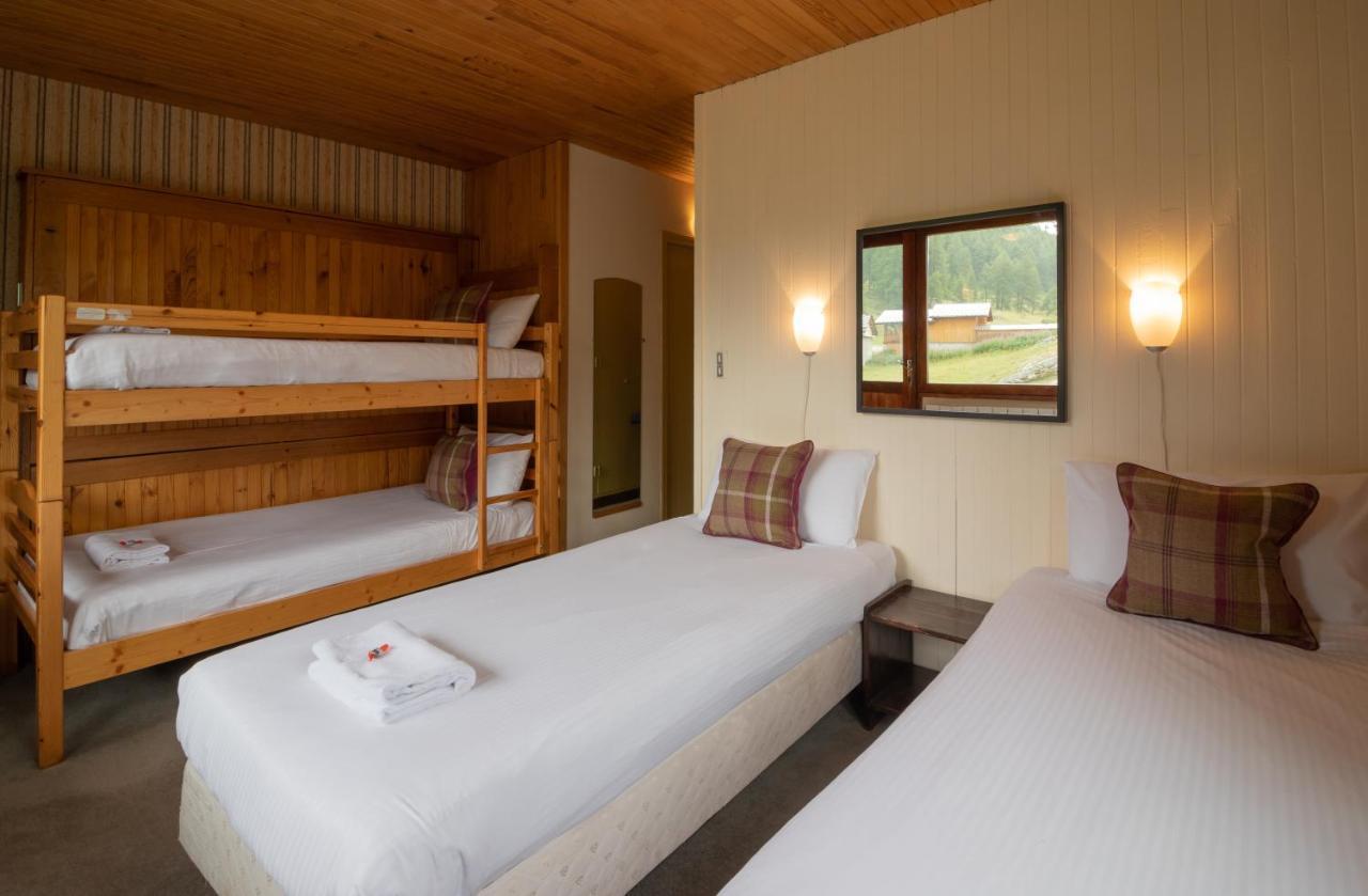 Chalet Les Melezes Bed & Breakfast ทีนเญอ ภายนอก รูปภาพ