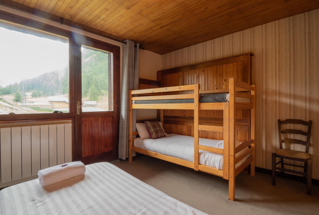 Chalet Les Melezes Bed & Breakfast ทีนเญอ ภายนอก รูปภาพ