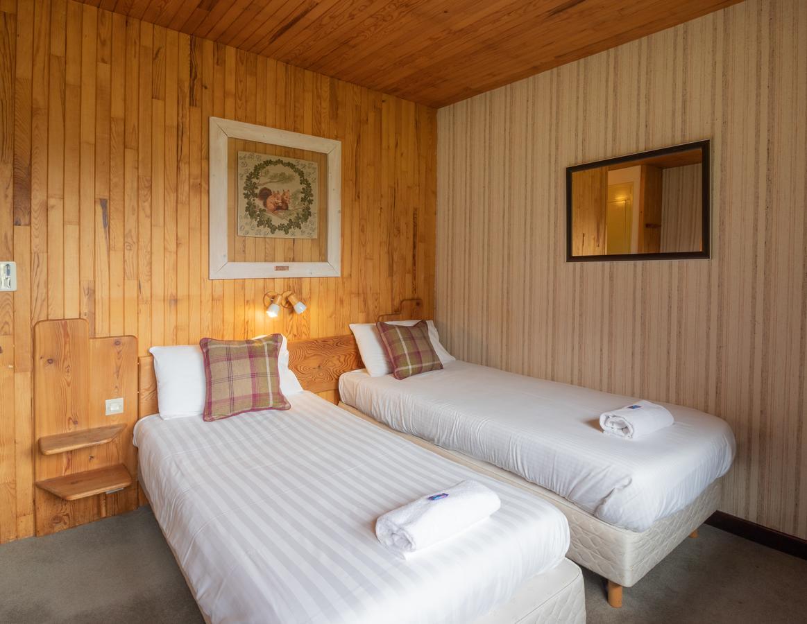 Chalet Les Melezes Bed & Breakfast ทีนเญอ ภายนอก รูปภาพ