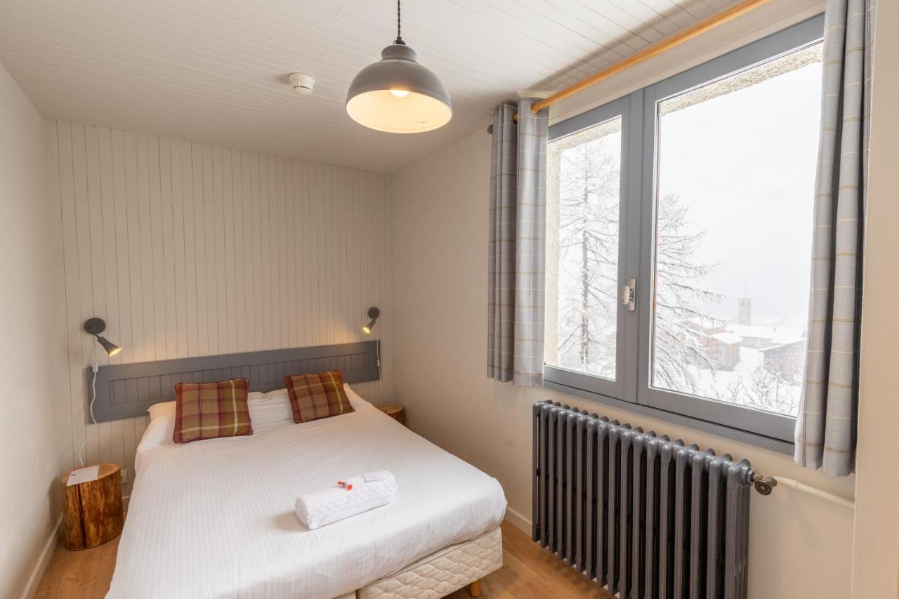 Chalet Les Melezes Bed & Breakfast ทีนเญอ ภายนอก รูปภาพ